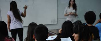 Programa de retención escolar bajo polémica