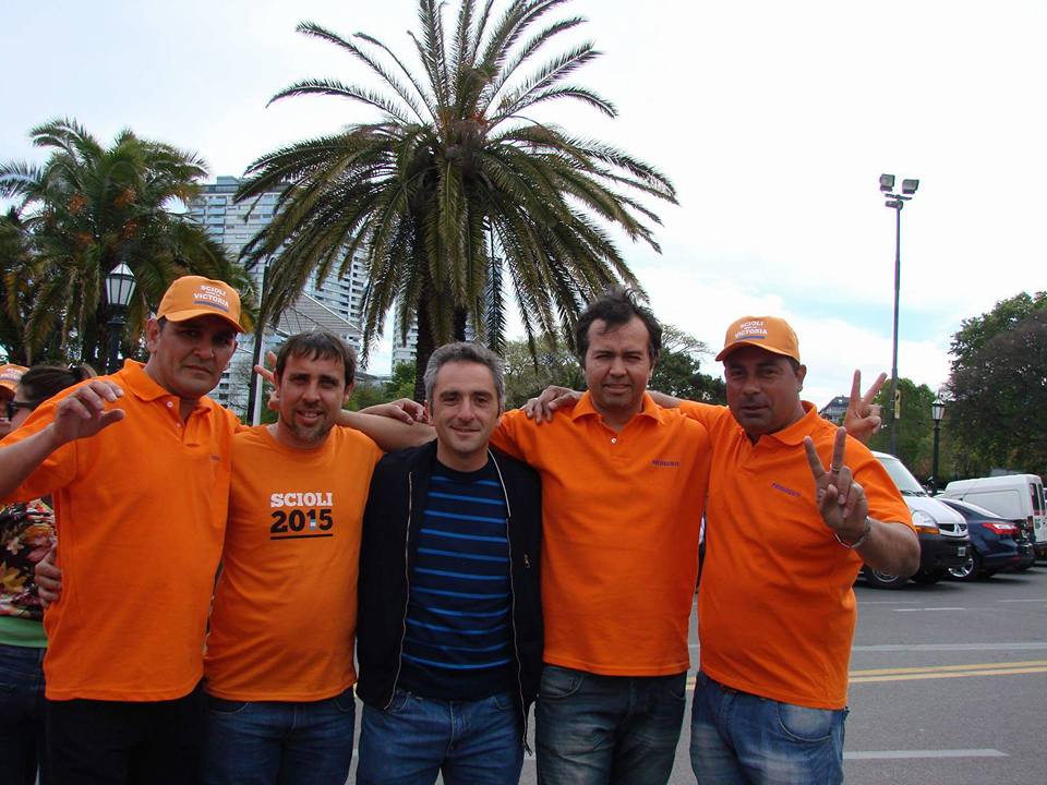 La Cámpora se vistió de naranja