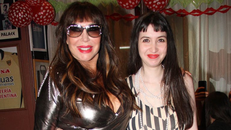 Moria Casan: debut en teatro y cumpleaños