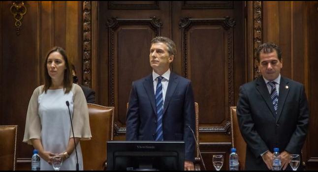 Para evitar un papelón, lo mandó a renunciar