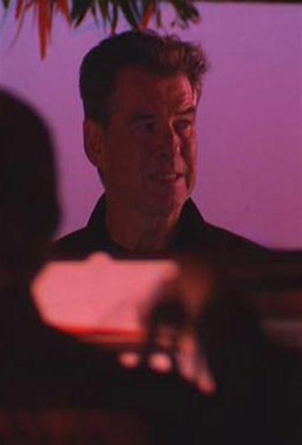 Se le quemó el rancho a Pierce Brosnan 