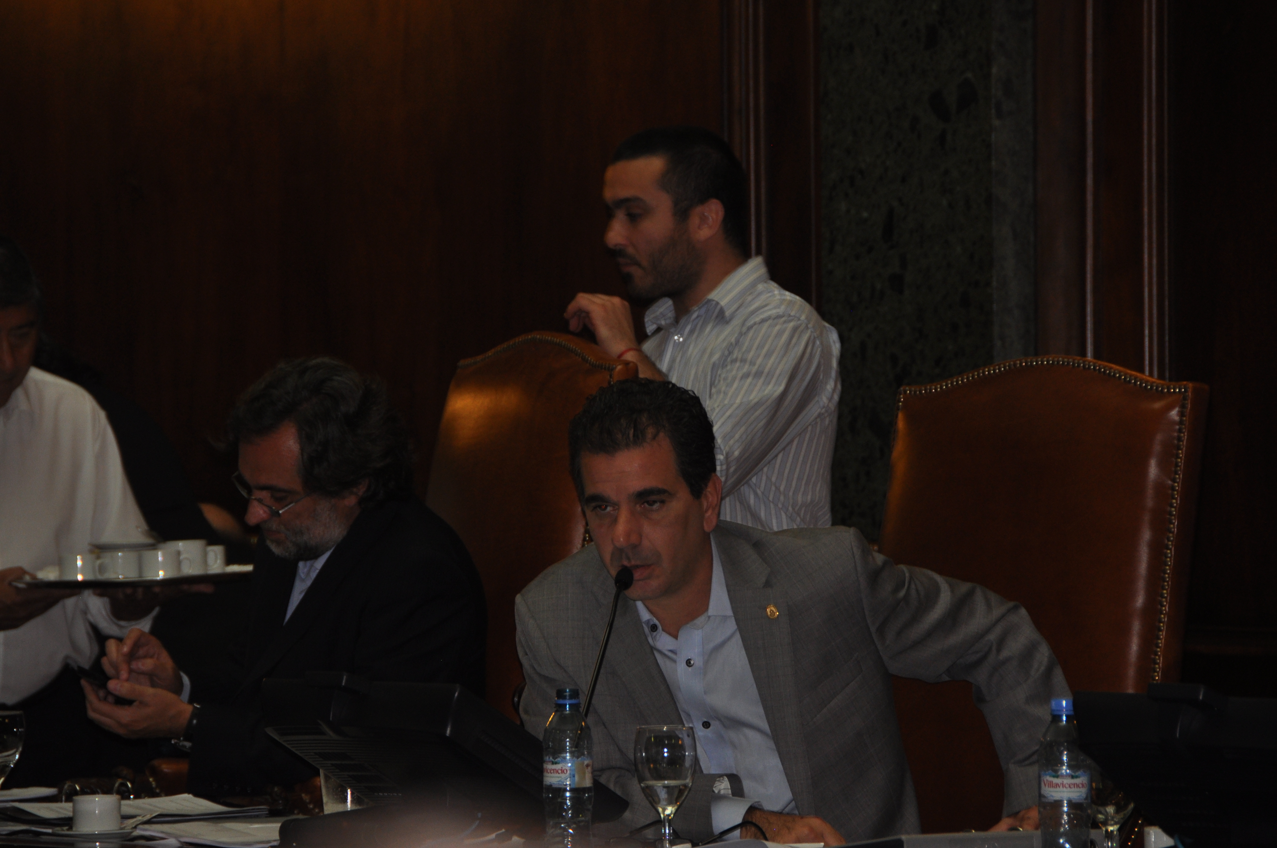 Comenzó el “paquetazo” en la Legislatura