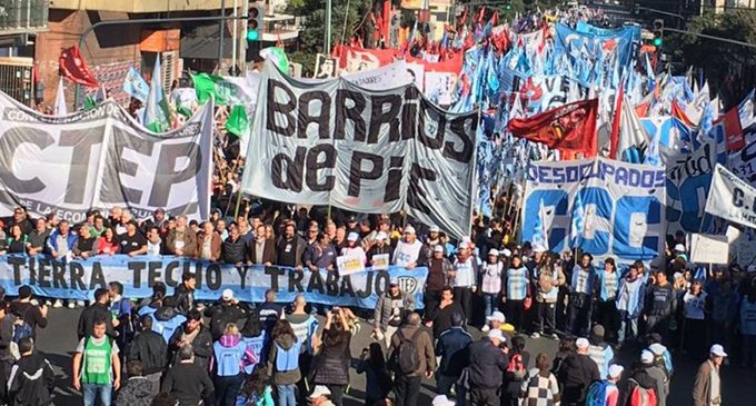 Masiva marcha contra reformas del Gobierno
