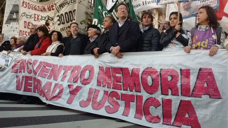 Convocatoria a una marcha a Plaza de Mayo