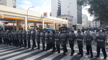 La Policía de la Ciudad reprimió a trabajadores despedidos de Agroindustria