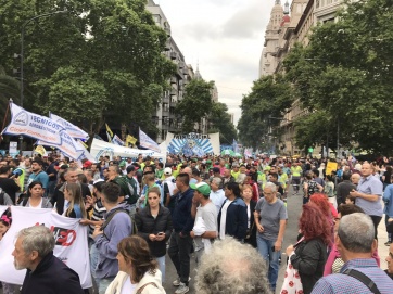 Miles de personas se movilizaron contra el Tarifazo