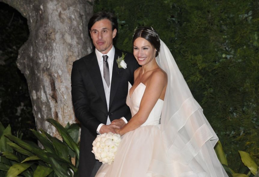 ¿Por qué Pampita y su flamante marido se habrían ausentado de su boda?