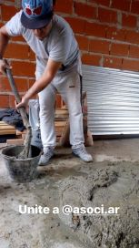 Pampita comparte el trabajo solidario con su marido