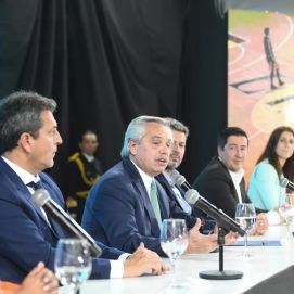 Alberto se mostró junto a Massa para anunciar que los clubes de barrio seguirán con tarifas subsidias