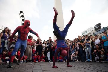 Los Spidermans coparon el Obelisco: ¿de que se trató la curiosa convocatoria?