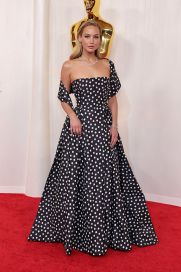 Desde Margot Robbie hasta Ariana Grande: los looks que se llevaron las miradas en los Oscar