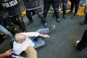 La policía de la Ciudad reprimió a los jubilados que marchaban para exigir por medicamentos