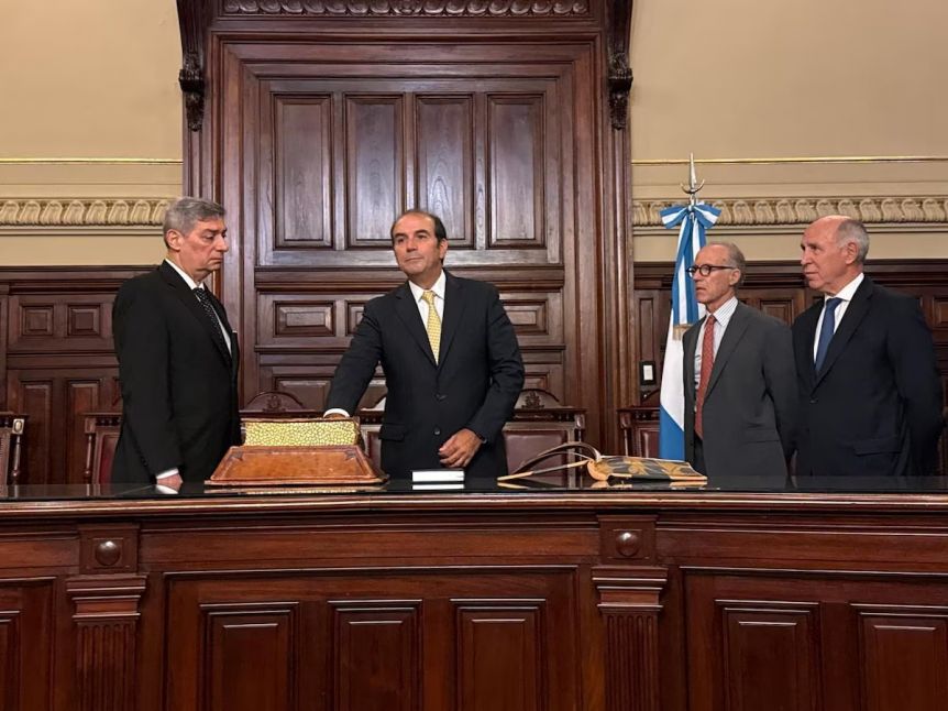 Mientras Lijo espera, García Mansilla juró como nuevo juez de la Corte
