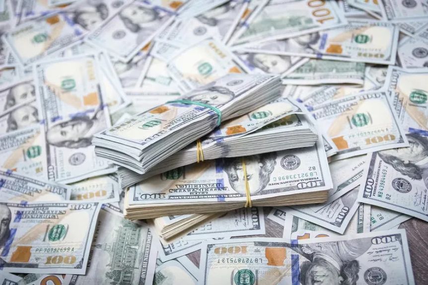 Día complicado para el dólar: suben las cotizaciones y el BCRA vendió USD 215 millones