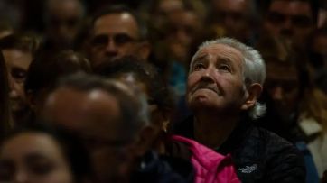 Cientos de fieles comenzaron a despedir al Papa