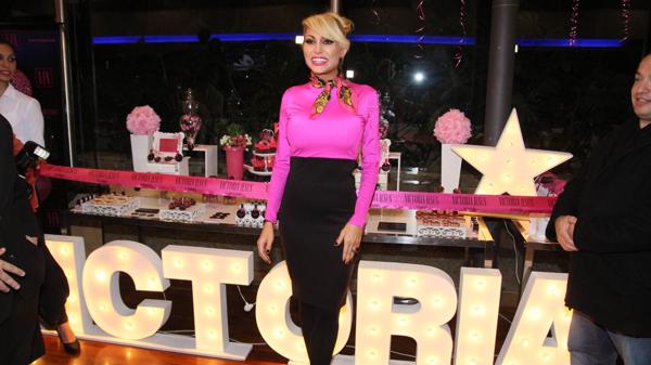 Vicky Xipolitalis lanzó su linea de lencería