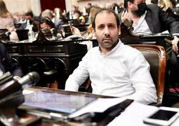 Fuerza Patria: Taiana encabezará en la Provincia y Hagman en CABA