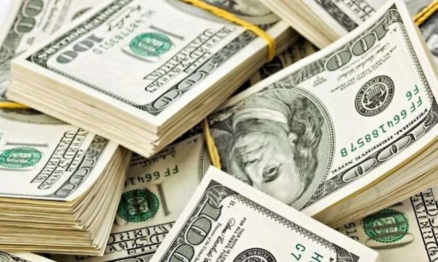 Volvió a subir el dólar: cerró a $ 1385 y pasó los $ 1400 para minoristas