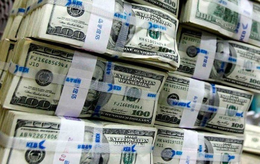 El BCRA busca frenar la especulación con un cepo al “rulo” del dólar para empresas