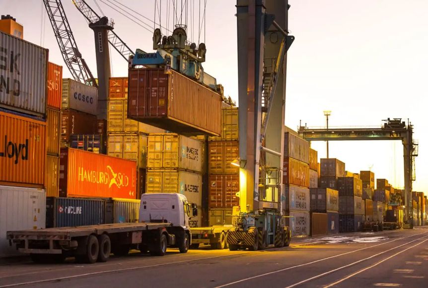 US$477 millones abajo: Por tercer mes consecutivo, se importó más de lo que exportó