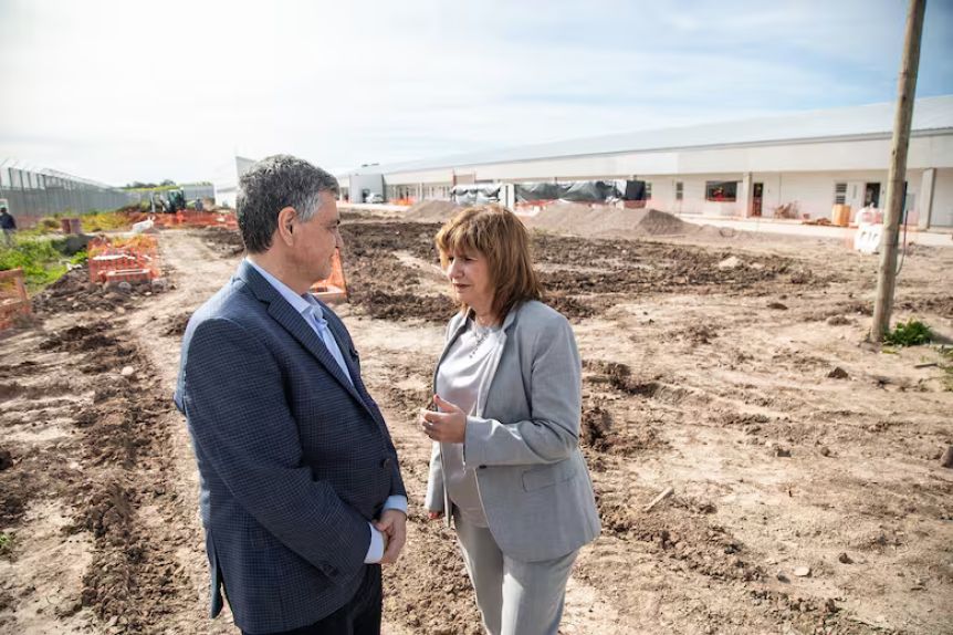 Seguridad: Bullrich y Jorge Macri sellan la unidad con una foto en medio de tensiones