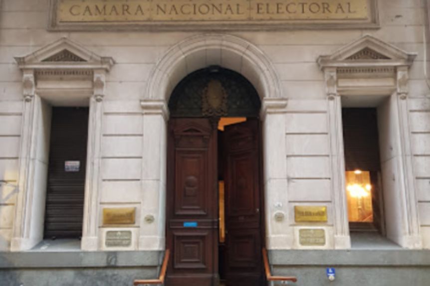 Otro revés para el gobierno: La CNE obligó que los resultados se publiquen por distrito