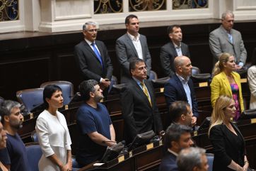 Sin votos en contra, Dichiara vuelve a la presidencia de Diputados