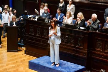 ¿Jura con glamour o desastre?: los outfits que eligieron los nuevos diputados y senadores bonaerenses