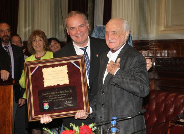 El hermano de Mirtha reconocido por el Senado