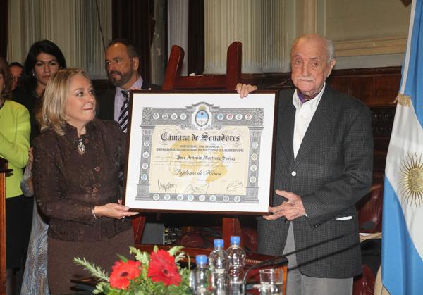 El hermano de Mirtha reconocido por el Senado