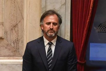 Victoria amarga para el gobierno: logró la aprobación bajando otro capítulo