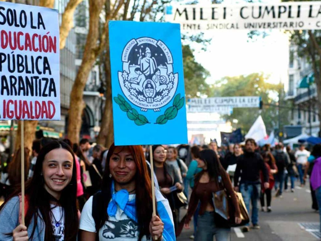 Marcha Federal por la ciencia: investigadores y universitarios vuelven a movilizarse